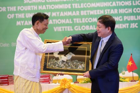 Viettel tại Myanmar chính thức nhận giấy phép đầu tư viễn thông ảnh 1